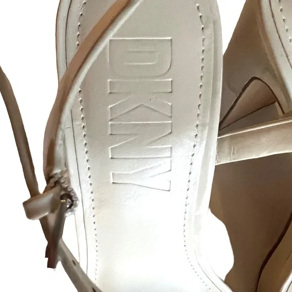 NEW DKNY Maiden - Picture 7 of 11